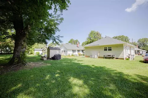 205 W E St, Erwin, NC 28339 photo 2
