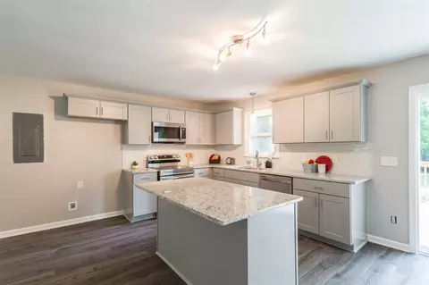 5513 Roslyn Rd, Durham, NC 27712 photo 2