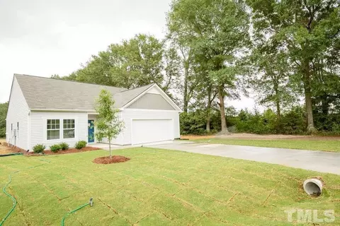 129 Cross Link Dr, Angier, NC 27501 photo 2