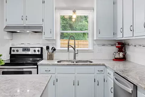 5720 Raynor Rd, Garner, NC 27529 photo 3