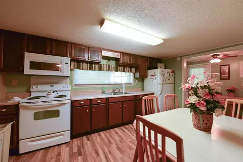 402 Wondertown Dr, Erwin, NC 28339 photo 9