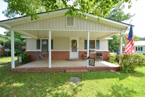 402 Wondertown Dr, Erwin, NC 28339 photo 1