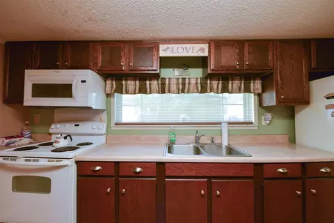 402 Wondertown Dr, Erwin, NC 28339 photo 10