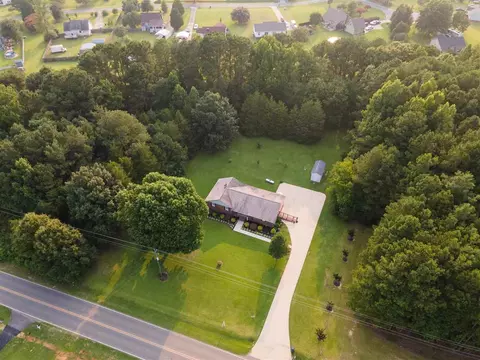 5574 Raleigh Rd, Benson, NC 27504 photo 3