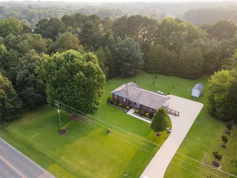 5574 Raleigh Rd, Benson, NC 27504 photo 4
