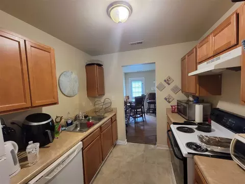 709 Raynor St, Durham, NC 27703 photo 2