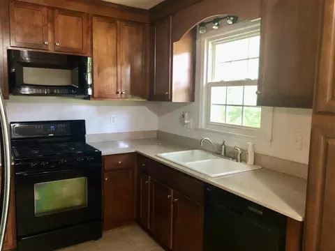 145 Brett Cir, Benson, NC 27504 photo 4