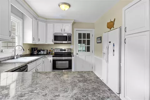 304 Danforth Ct, Raleigh, NC 27615 photo 12