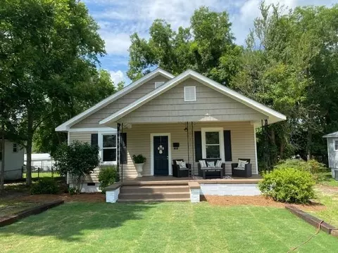 206 W D St, Erwin, NC 28339 photo 1