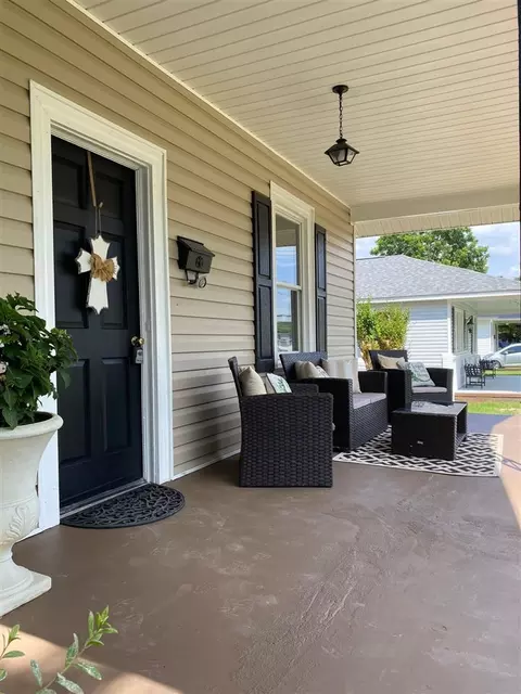 206 W D St, Erwin, NC 28339 photo 2