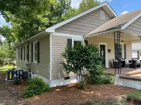 206 W D St, Erwin, NC 28339 photo 3