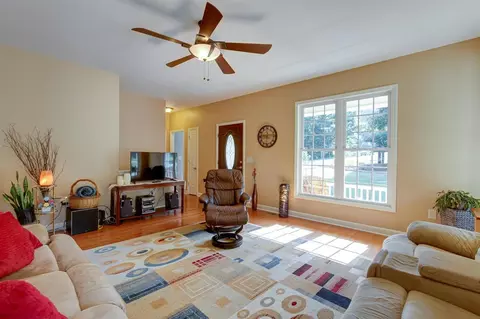1000 Mclamb Dr, Durham, NC 27703 photo 9