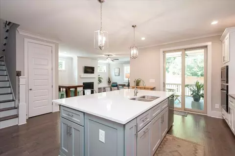 818 Carroll St, Durham, NC 27701 photo 9