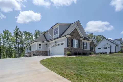 158 Lantern Dr, Advance, NC 27006 photo 2