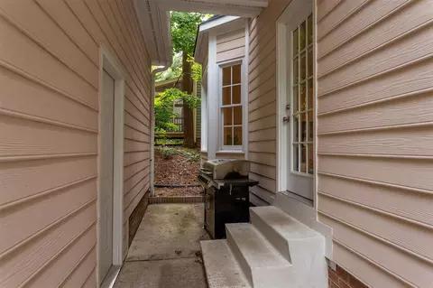 5224 Oakbrook Dr, Durham, NC 27713 photo 12