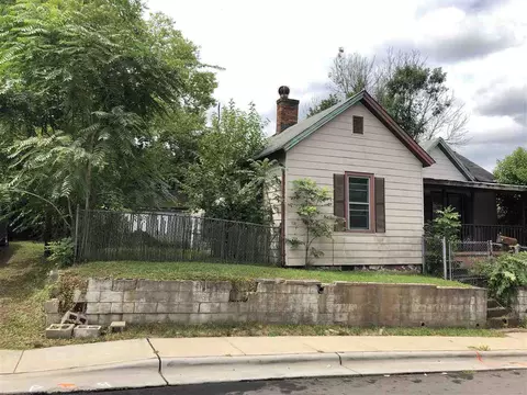 1102 Franklin St, Durham, NC 27701 photo 3
