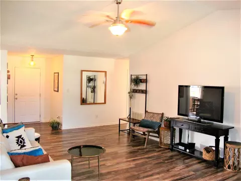 403 Timber Ct, Selma, NC 27576 photo 5