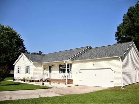 403 Timber Ct, Selma, NC 27576 photo 2