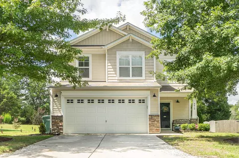3615 Mountain Brook Cir, Durham, NC 27704 photo 1
