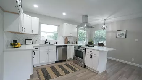 809 E Hudson Ave, Durham, NC 27704 photo 6