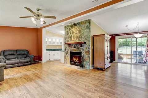 913 Silas Moore Rd, Benson, NC 27504 photo 4