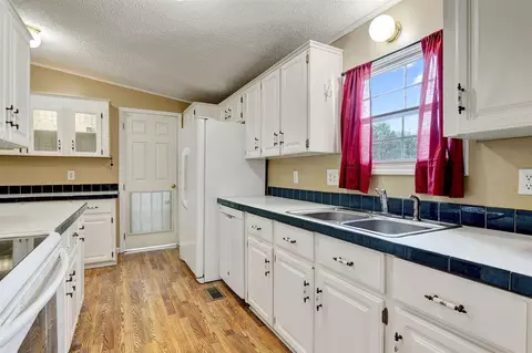 913 Silas Moore Rd, Benson, NC 27504 photo 12