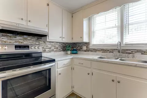 211 E F St, Erwin, NC 28339 photo 17