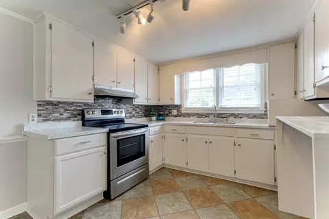 211 E F St, Erwin, NC 28339 photo 16