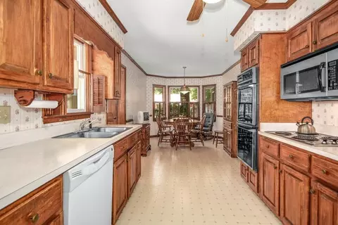 1110 S First St, Smithfield, NC 27577 photo 9