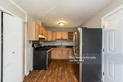 816 Waring St, Durham, NC 27704 photo 4