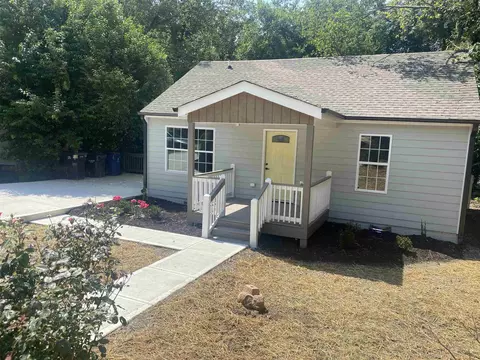 708 Bernice St, Durham, NC 27703 photo 2