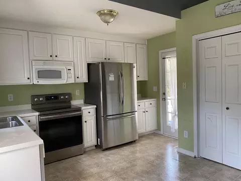 16 Atlantic Ave, Benson, NC 27504 photo 4