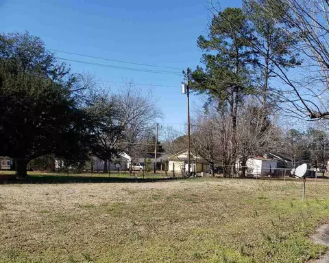 801 Hare St, Selma, NC 27576 photo 2
