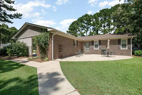 306 Knollwood Dr, Pine Level, NC 27568 photo 5