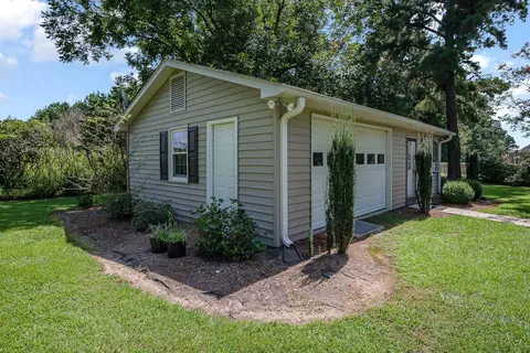 306 Knollwood Dr, Pine Level, NC 27568 photo 7