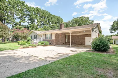 306 Knollwood Dr, Pine Level, NC 27568 photo 2