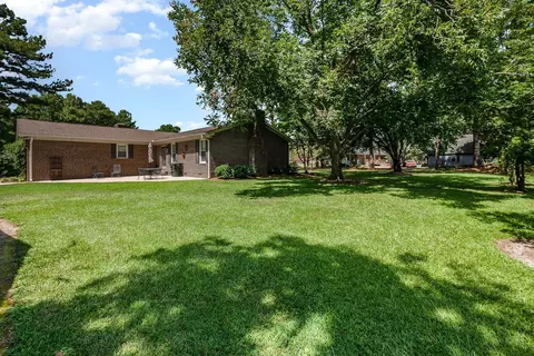 306 Knollwood Dr, Pine Level, NC 27568 photo 9