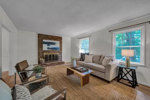 2203 Whitley Dr, Durham, NC 27707 photo 4