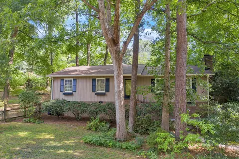 2203 Whitley Dr, Durham, NC 27707 photo 2