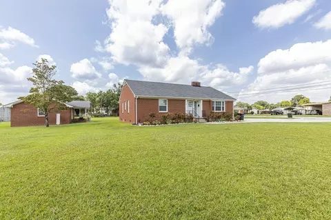700 S 15th St, Erwin, NC 28339 photo 2