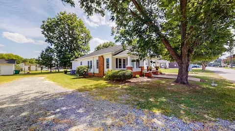 206 N Capps St, Pine Level, NC 27568 photo 3