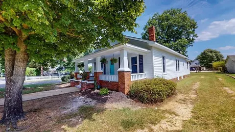 206 N Capps St, Pine Level, NC 27568 photo 4