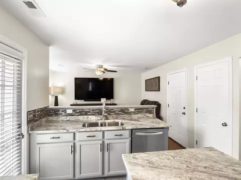 312 Gladstone Dr, Durham, NC 27703 photo 9
