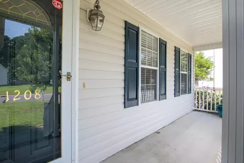 1208 Dixie Dr, Selma, NC 27576 photo 4