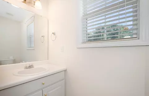 1208 Dixie Dr, Selma, NC 27576 photo 12