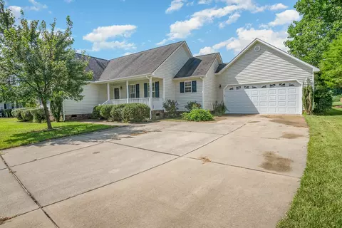1208 Dixie Dr, Selma, NC 27576 photo 2