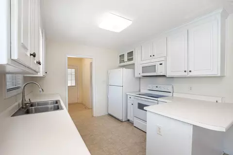 1208 Dixie Dr, Selma, NC 27576 photo 9