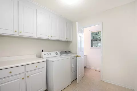 1208 Dixie Dr, Selma, NC 27576 photo 11