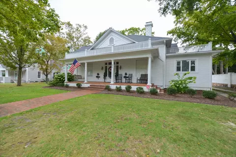 317 W Main St, Benson, NC 27504 photo 3