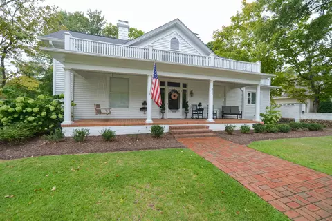 317 W Main St, Benson, NC 27504 photo 2
